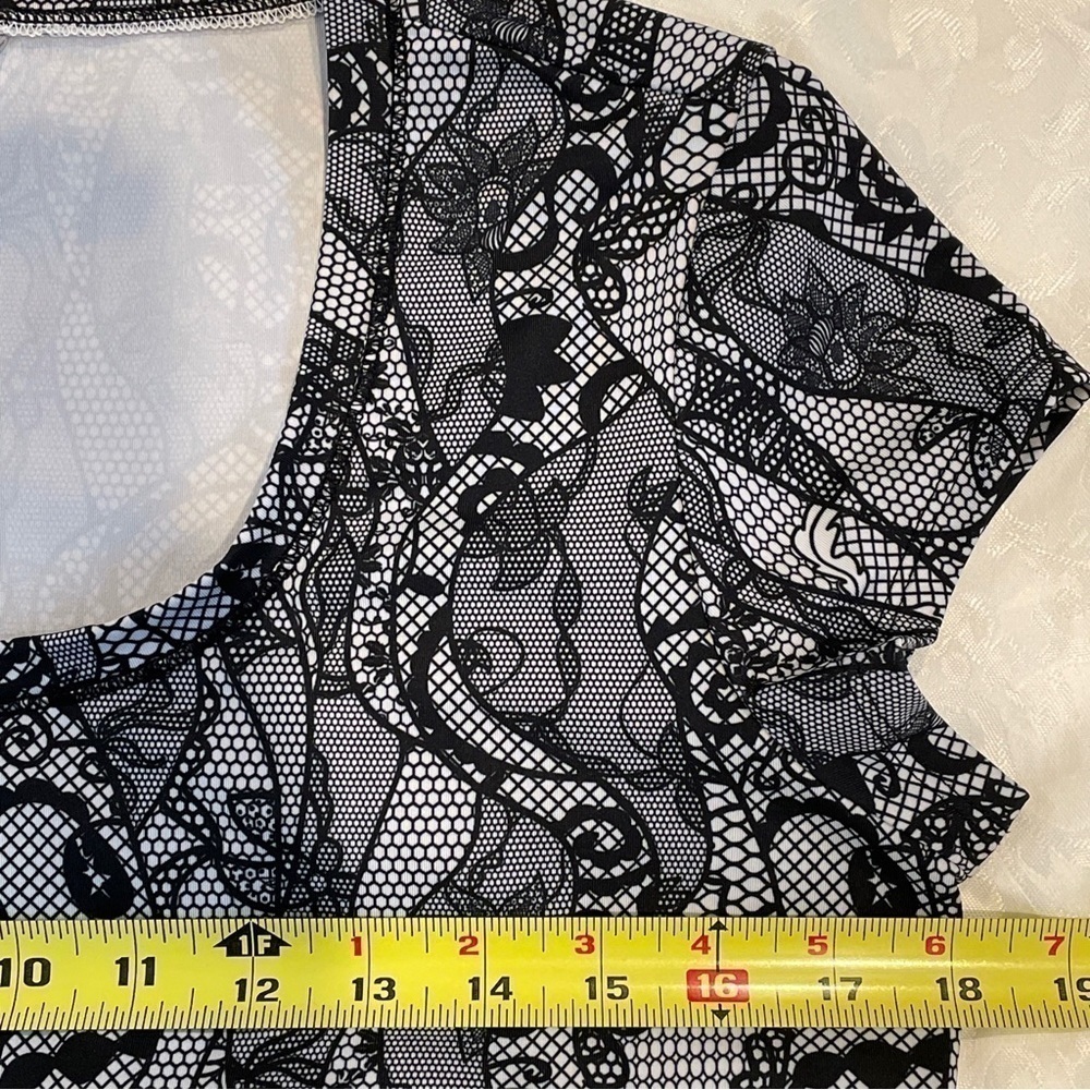 Nivo NVO Black and White Golf Athletic Top Small - Picture 13 of 16